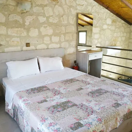 Tsimpoukas Village * Nea Plagia