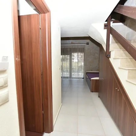 Tsimpoukas Village 네아 플라기아