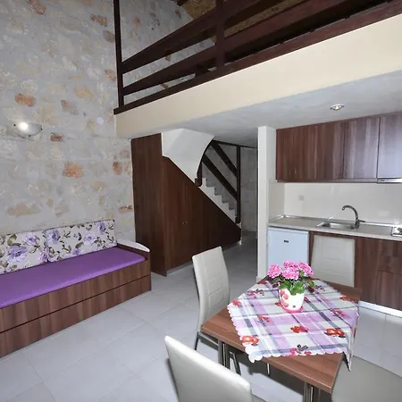 Tsimpoukas Village Nea Plagia