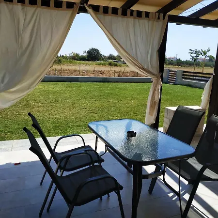 Tsimpoukas Village 펜션 네아 플라기아