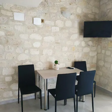 Tsimpoukas Village Nea Plagia