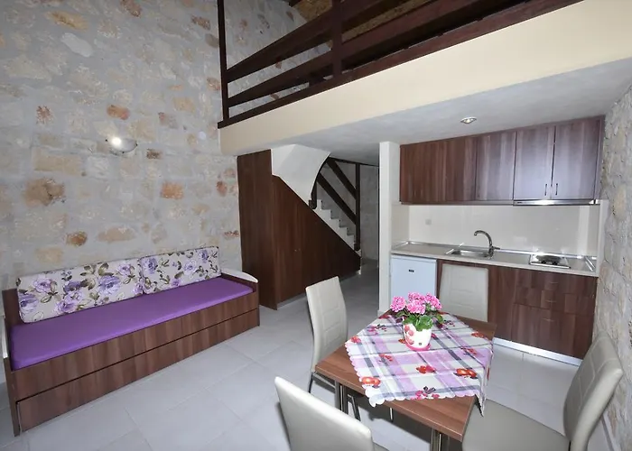 Tsimpoukas Village Nea Plagia