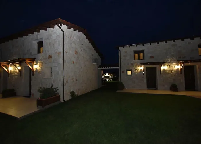 Tsimpoukas Village Dom wakacyjny Nea Plagia