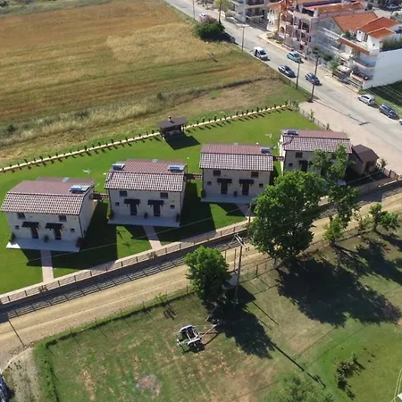 Tsimpoukas Village * Неа-Плайя