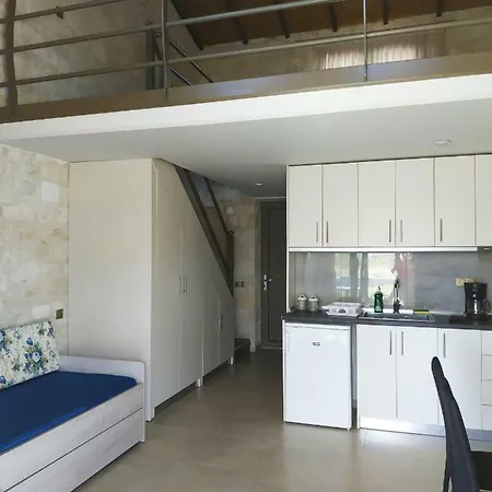 Tsimpoukas Village Дом отдыха *